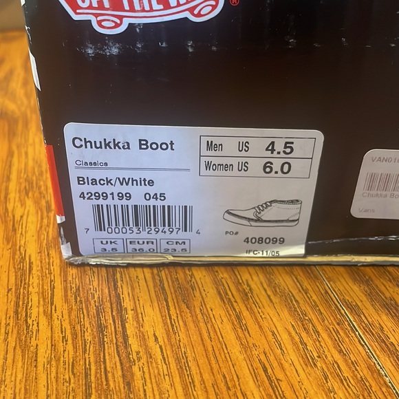 Vans chukka boot shoes in black/white, men’s 4.5, women’s six. New with box. - Picture 8 of 11